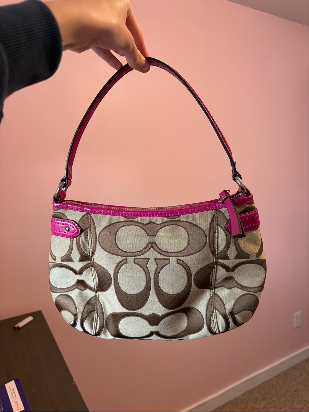 Coach Beige Signature Canvas Shoulder Bag with Pink Trim - Picture 2 of 4